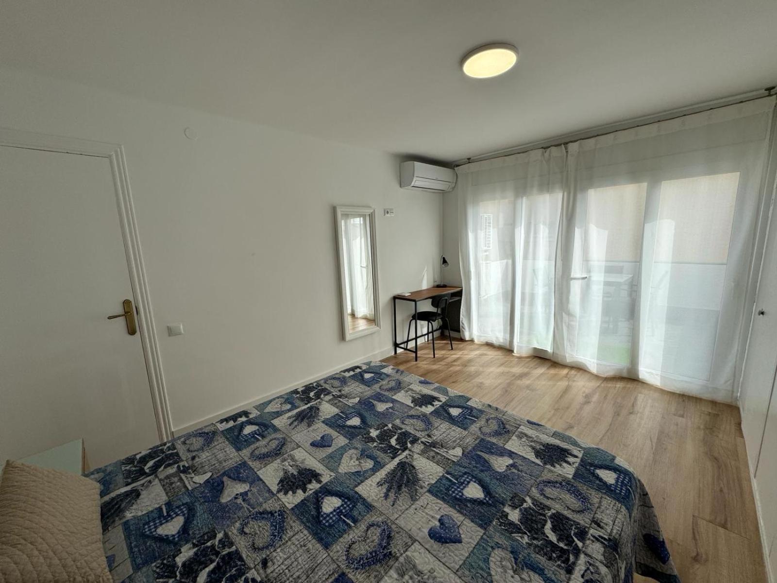 Acogedor Apartamento A 50 Metros Del Mar Кембрилс Екстериор снимка